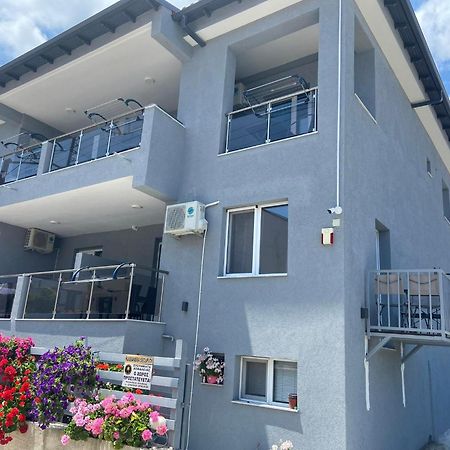 Apartments Miki Полихроно Екстериор снимка