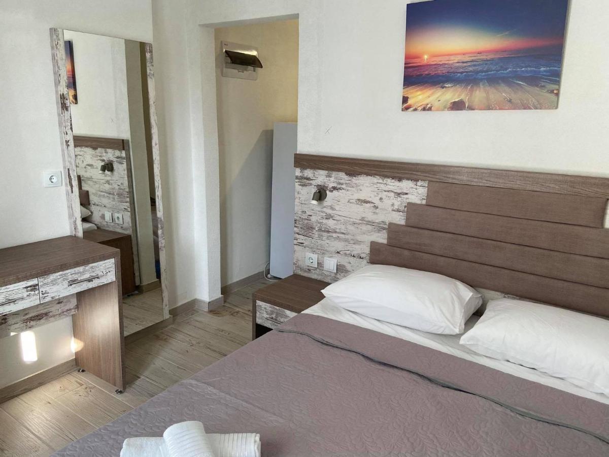 Apartments Miki Полихроно Екстериор снимка