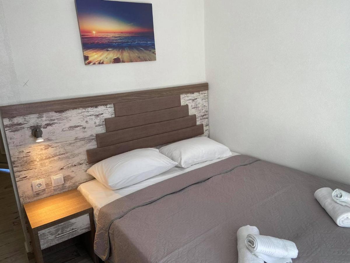 Apartments Miki Полихроно Екстериор снимка
