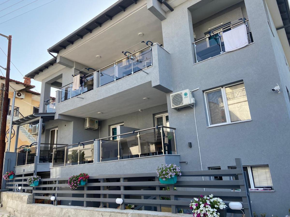 Apartments Miki Полихроно Екстериор снимка