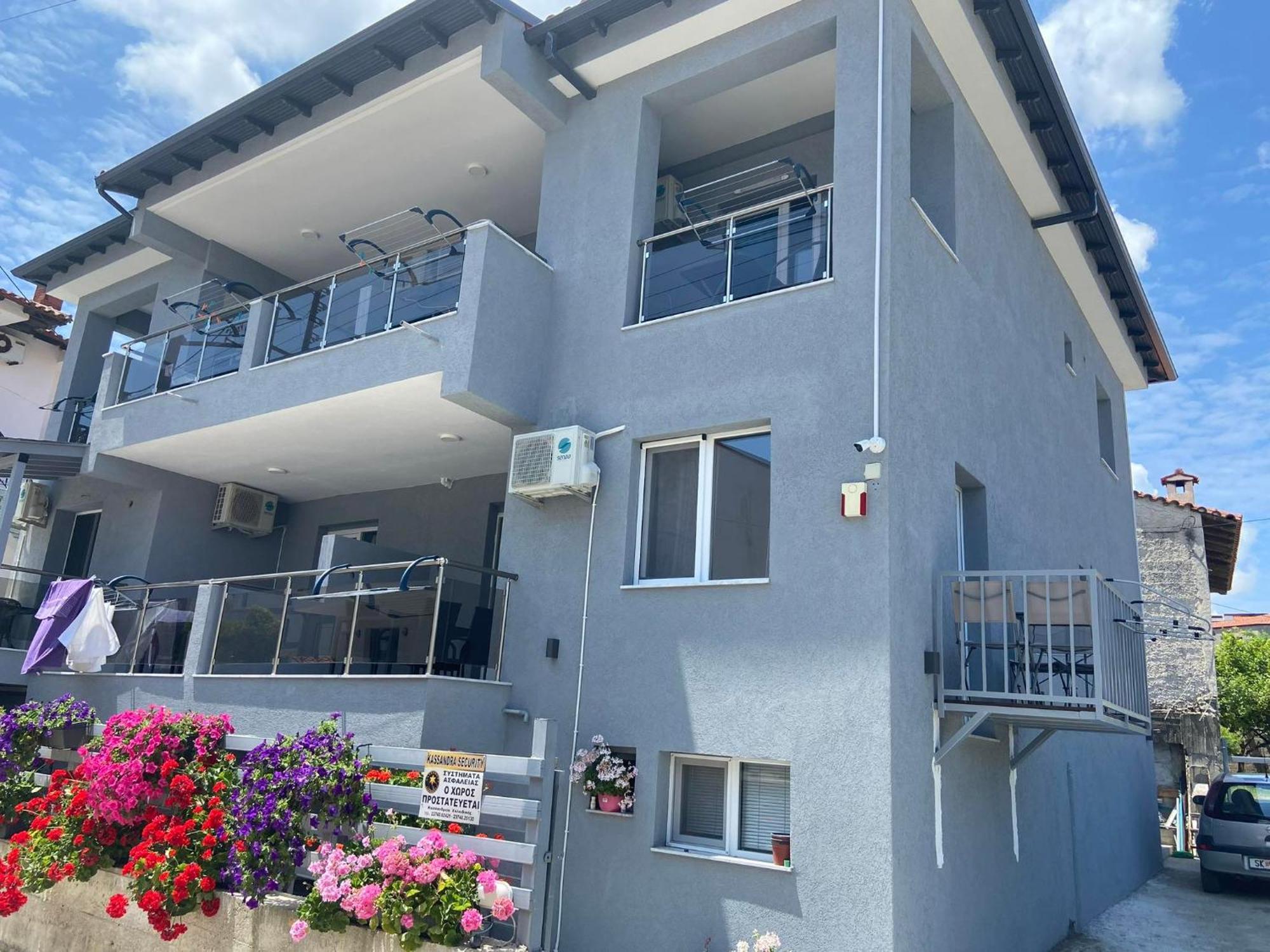 Apartments Miki Полихроно Екстериор снимка