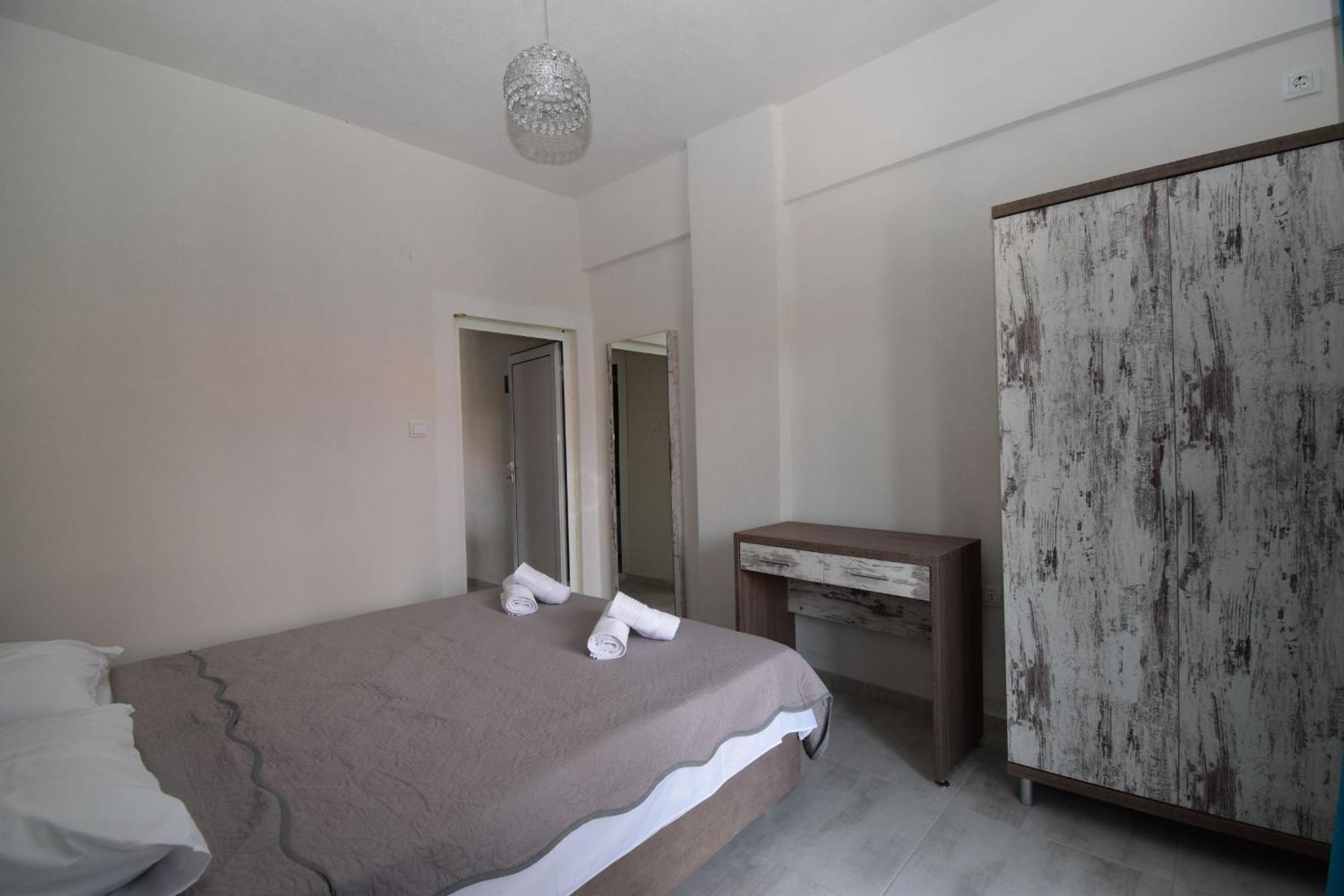Apartments Miki Полихроно Екстериор снимка