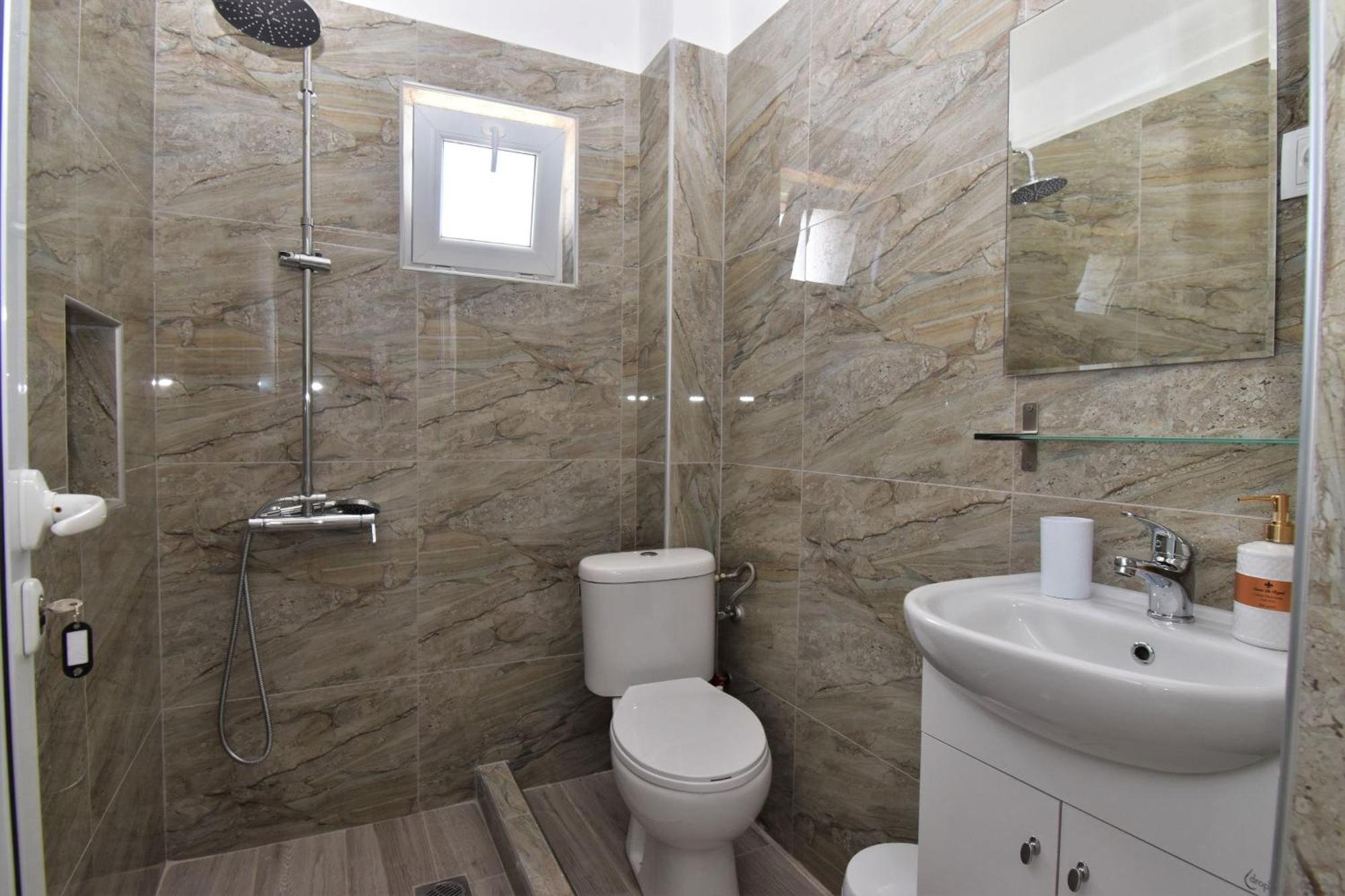 Apartments Miki Полихроно Екстериор снимка