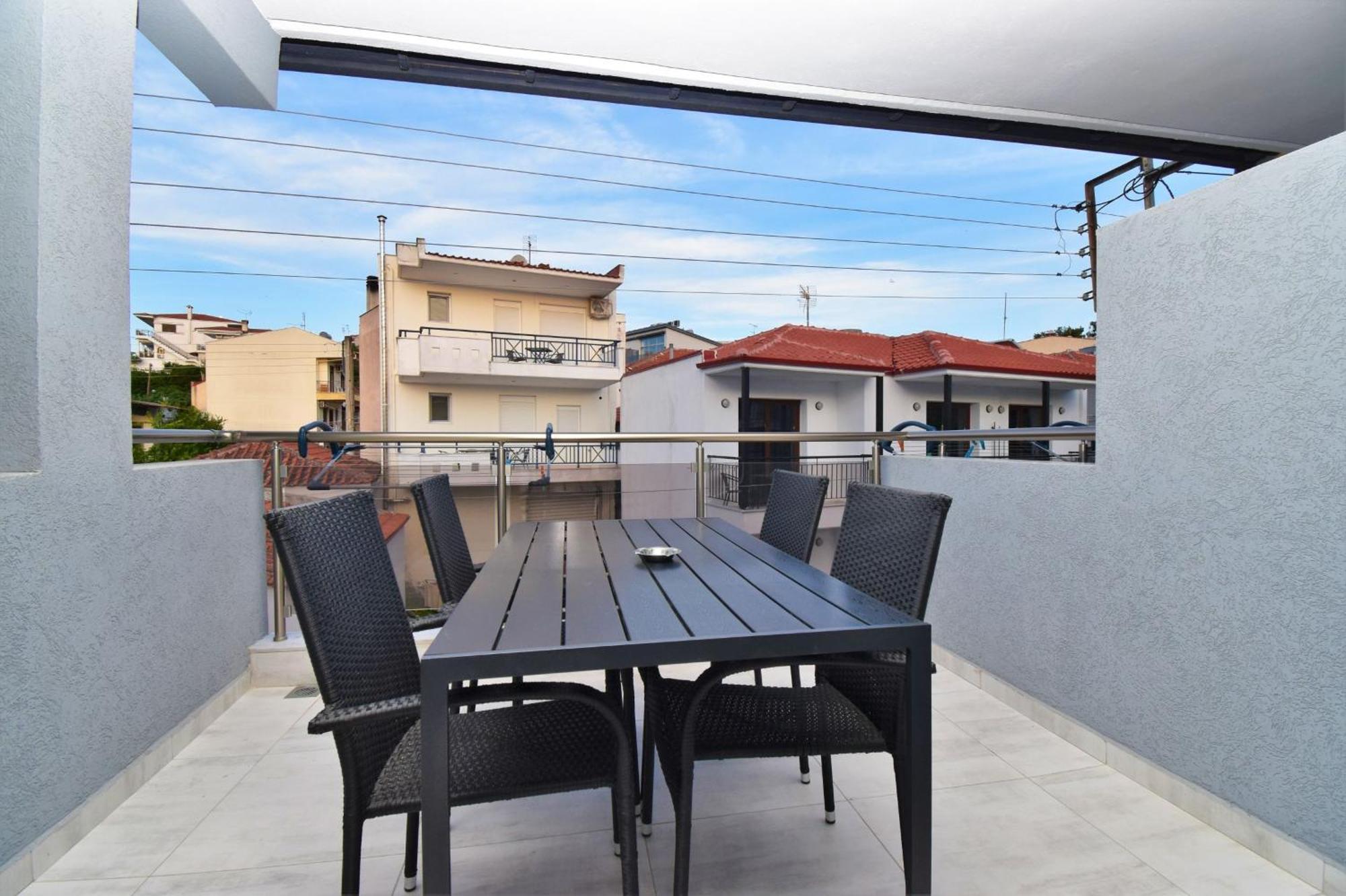 Apartments Miki Полихроно Екстериор снимка