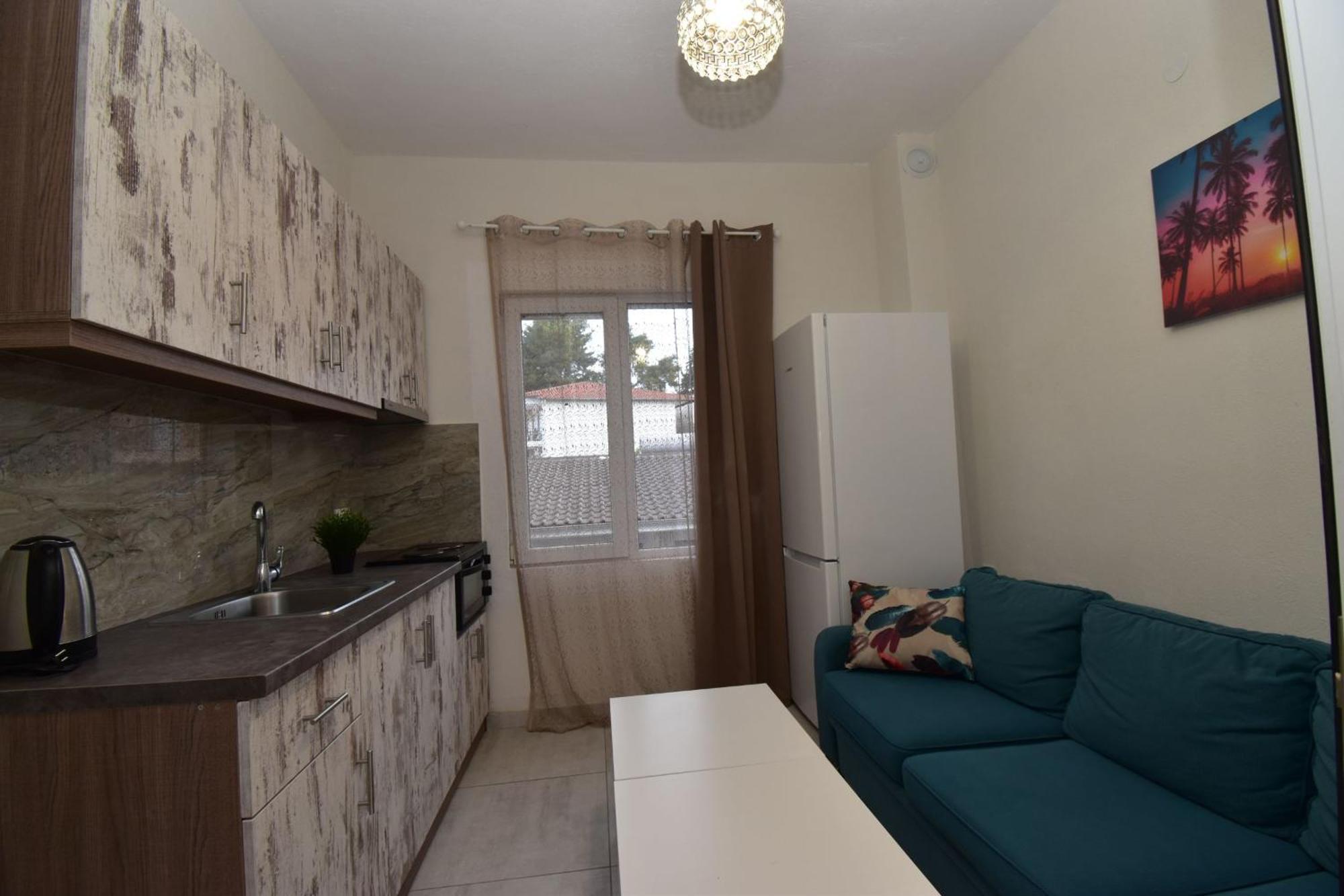 Apartments Miki Полихроно Екстериор снимка