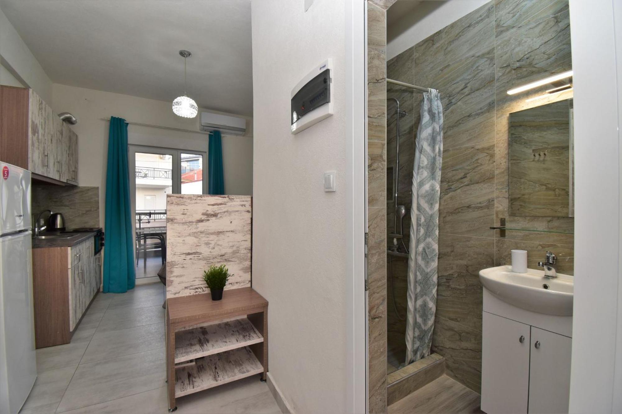 Apartments Miki Полихроно Екстериор снимка