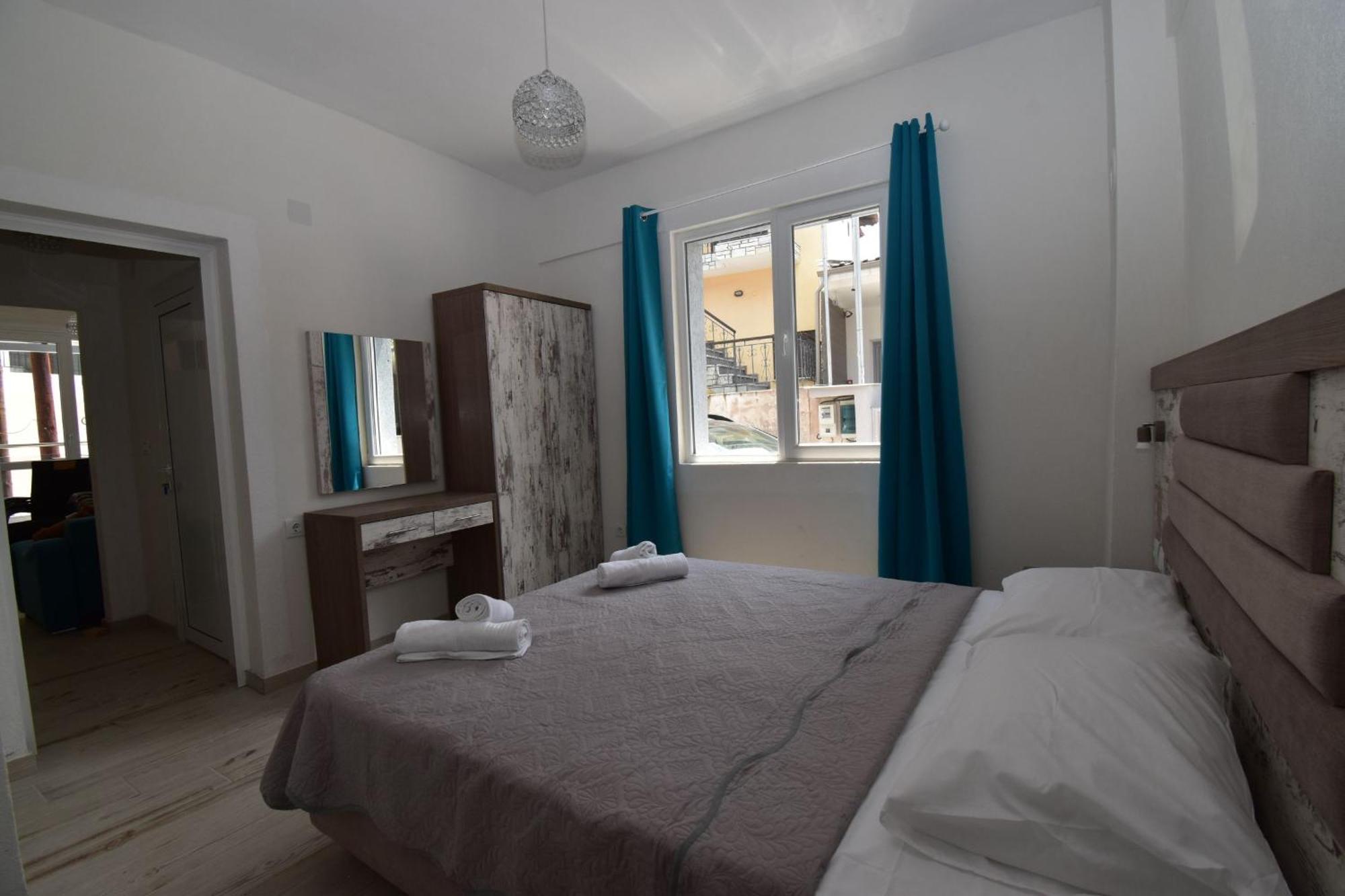 Apartments Miki Полихроно Екстериор снимка