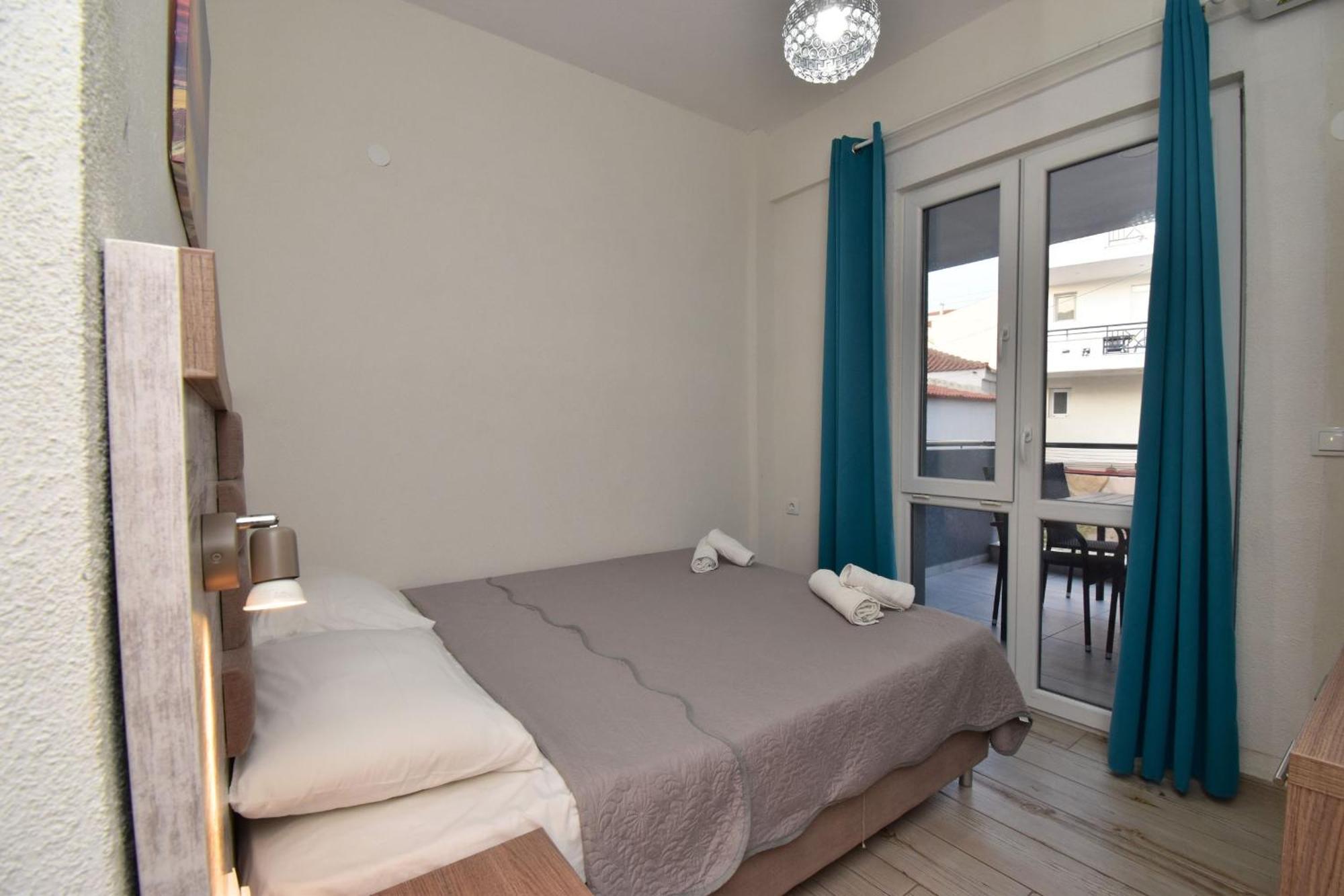 Apartments Miki Полихроно Екстериор снимка